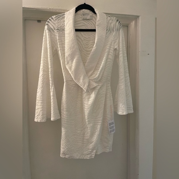 ASOS White long sleeve Dress size 2 - Picture 2 of 8